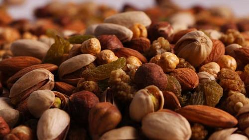  Iran keeps global market for nuts, dried fruit